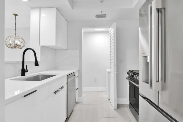 99 SE Mizner Boulevard 223, Boca Raton, FL 33432
