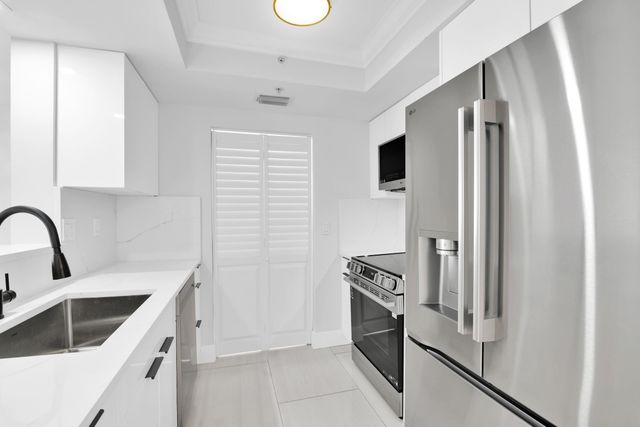 99 SE Mizner Boulevard 223, Boca Raton, FL 33432