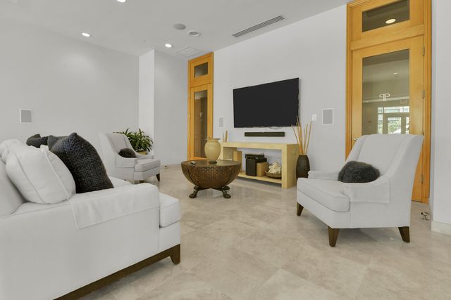 99 SE Mizner Boulevard 223, Boca Raton, FL 33432