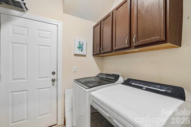 2006 Topaz Plaza, Davidson, NC 28036