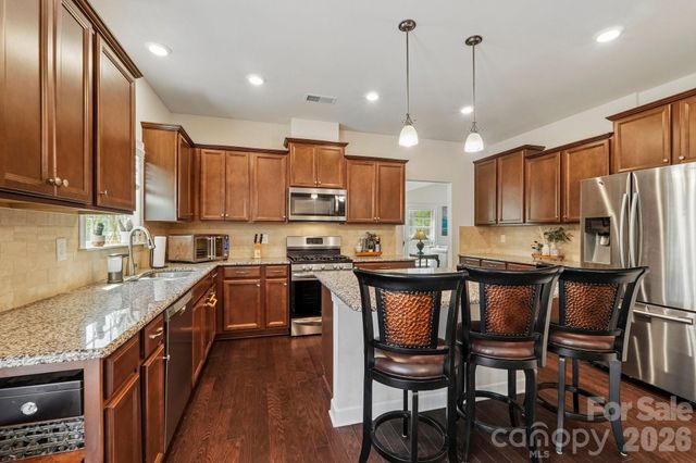 2006 Topaz Plaza, Davidson, NC 28036