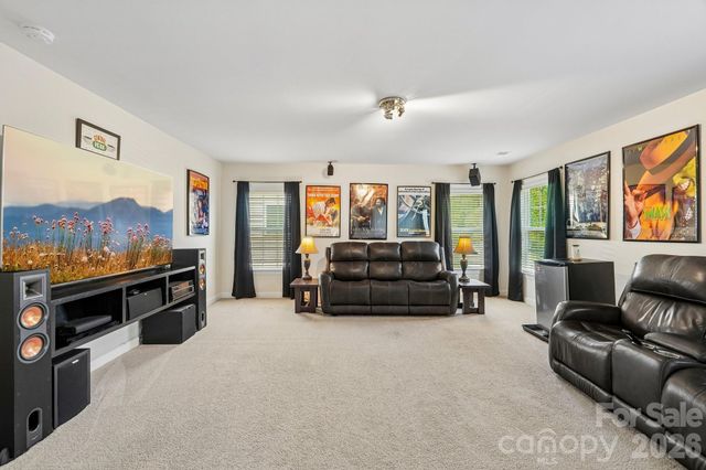 2006 Topaz Plaza, Davidson, NC 28036
