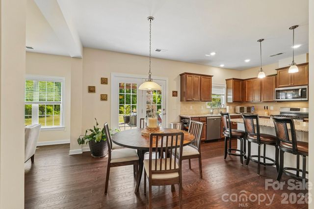 2006 Topaz Plaza, Davidson, NC 28036