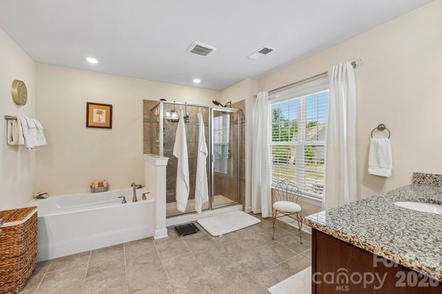 2006 Topaz Plaza, Davidson, NC 28036
