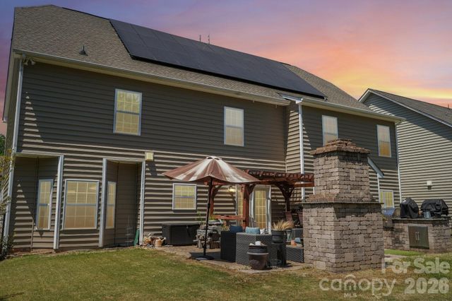 2006 Topaz Plaza, Davidson, NC 28036