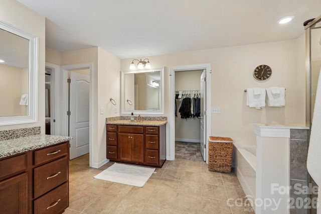 2006 Topaz Plaza, Davidson, NC 28036