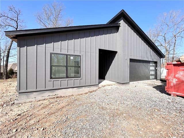 49 Eddleston Drive, Bella Vista, AR 72715