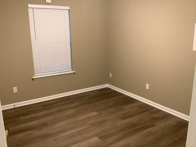 2894 Lakeshore Dr, Tallahassee, FL 32312