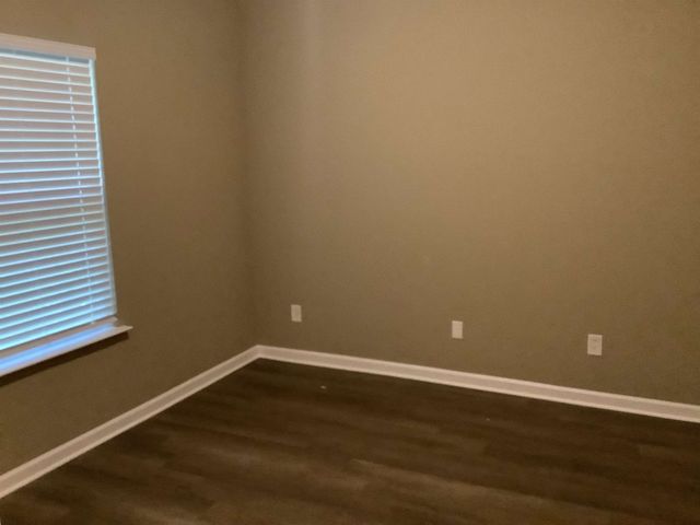 2894 Lakeshore Dr, Tallahassee, FL 32312