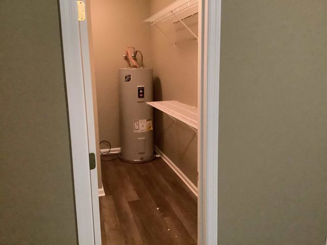 2894 Lakeshore Dr, Tallahassee, FL 32312