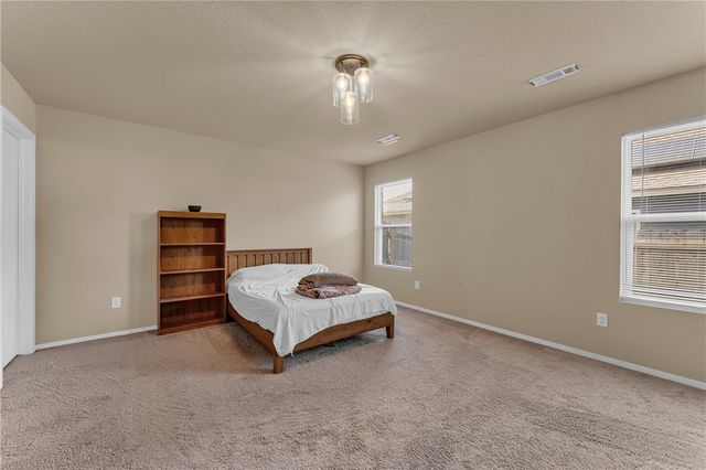 893 S Kingfisher Lane, Fayetteville, AR 72701