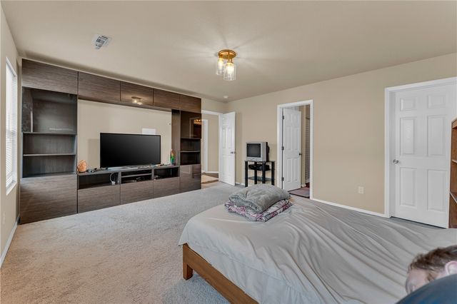 893 S Kingfisher Lane, Fayetteville, AR 72701