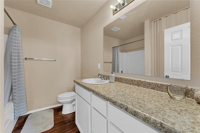 893 S Kingfisher Lane, Fayetteville, AR 72701