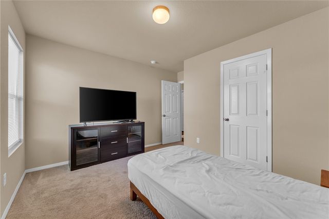 893 S Kingfisher Lane, Fayetteville, AR 72701