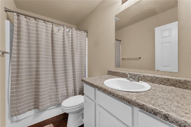 893 S Kingfisher Lane, Fayetteville, AR 72701