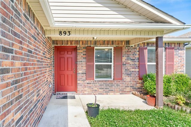 893 S Kingfisher Lane, Fayetteville, AR 72701