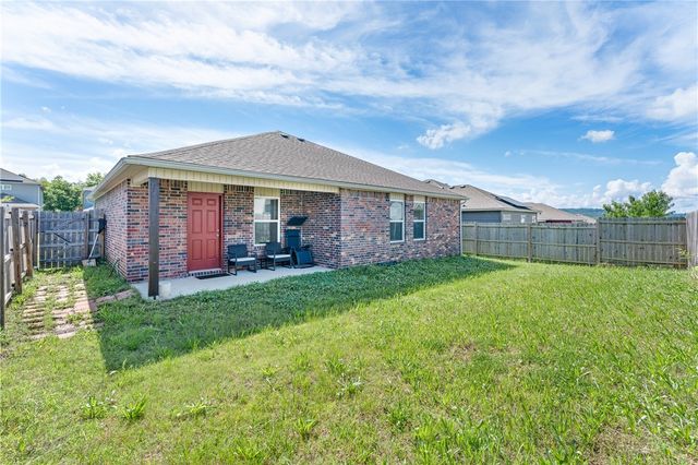 893 S Kingfisher Lane, Fayetteville, AR 72701