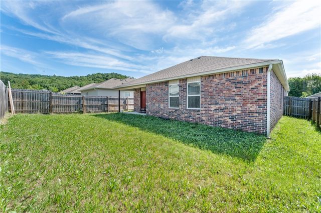893 S Kingfisher Lane, Fayetteville, AR 72701