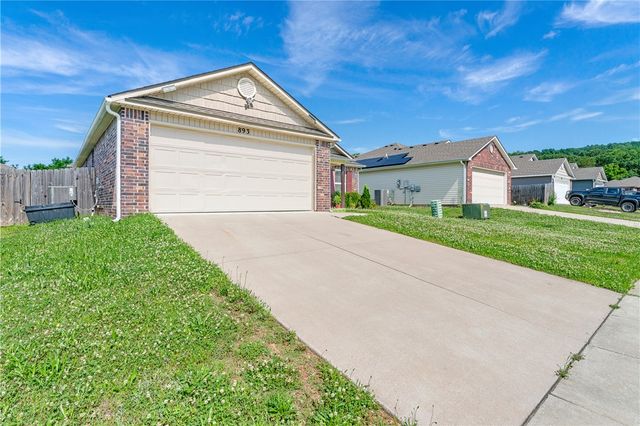 893 S Kingfisher Lane, Fayetteville, AR 72701