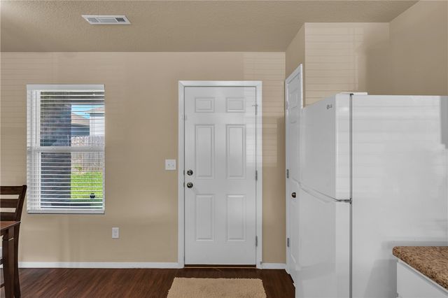 893 S Kingfisher Lane, Fayetteville, AR 72701