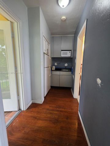 8024 Harding Avenue 1A, Miami Beach, FL 33141