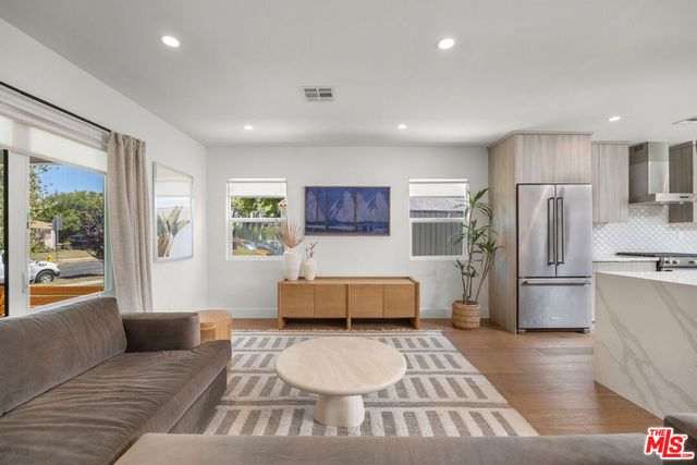 3925 Alla Road, Los Angeles, CA 90066