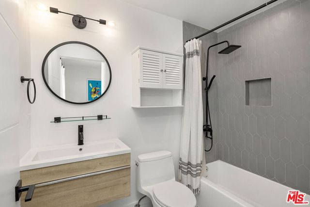 3925 Alla Road, Los Angeles, CA 90066