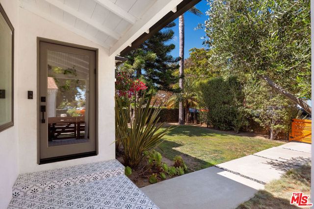 3925 Alla Road, Los Angeles, CA 90066