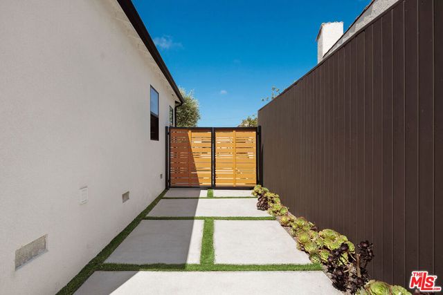 3925 Alla Road, Los Angeles, CA 90066
