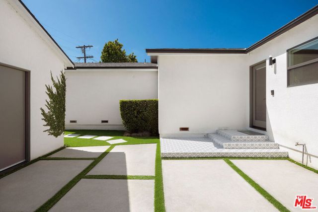 3925 Alla Road, Los Angeles, CA 90066
