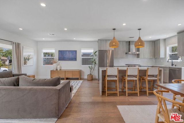 3925 Alla Road, Los Angeles, CA 90066