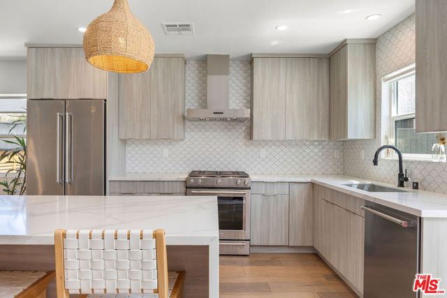 3925 Alla Road, Los Angeles, CA 90066