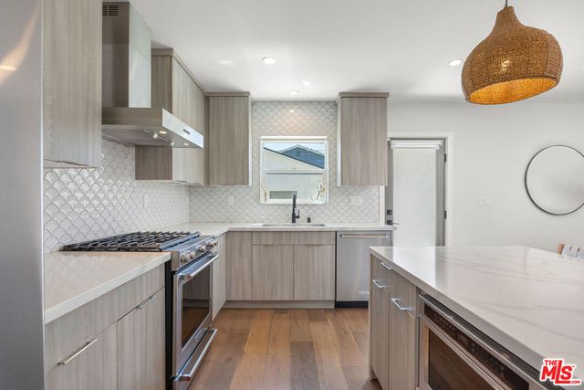 3925 Alla Road, Los Angeles, CA 90066