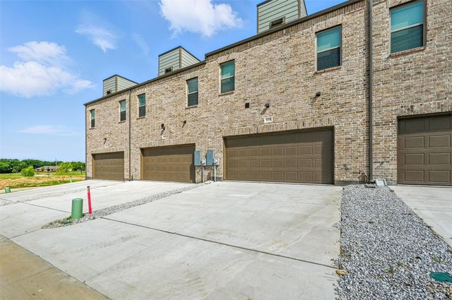 630 Redwood Way, Mansfield, TX 76063