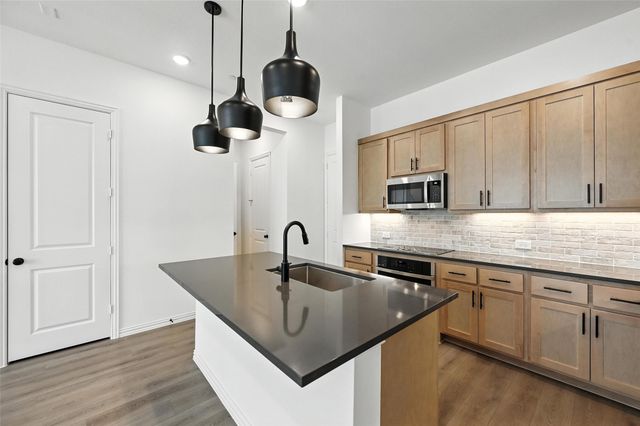 630 Redwood Way, Mansfield, TX 76063