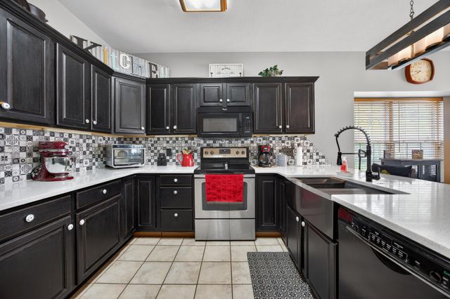 3755 W Kay Pointe Boulevard, Springfield, MO 65802