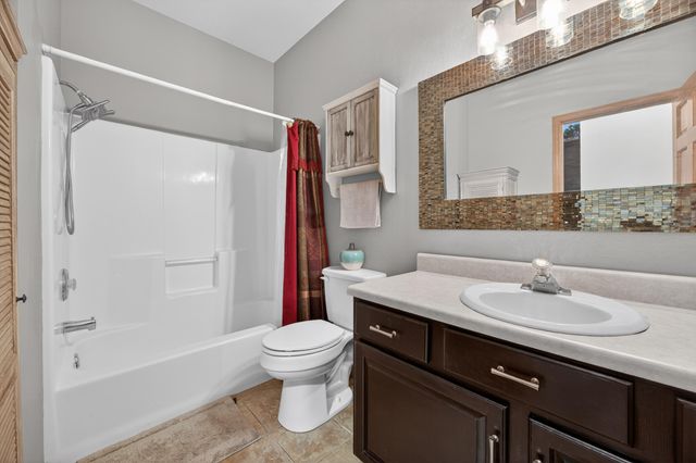 3755 W Kay Pointe Boulevard, Springfield, MO 65802