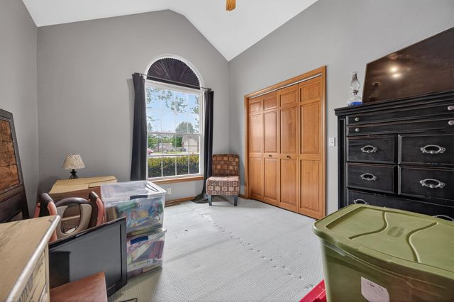 3755 W Kay Pointe Boulevard, Springfield, MO 65802