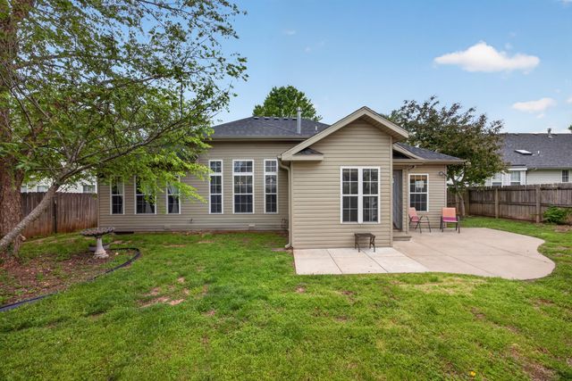 3755 W Kay Pointe Boulevard, Springfield, MO 65802