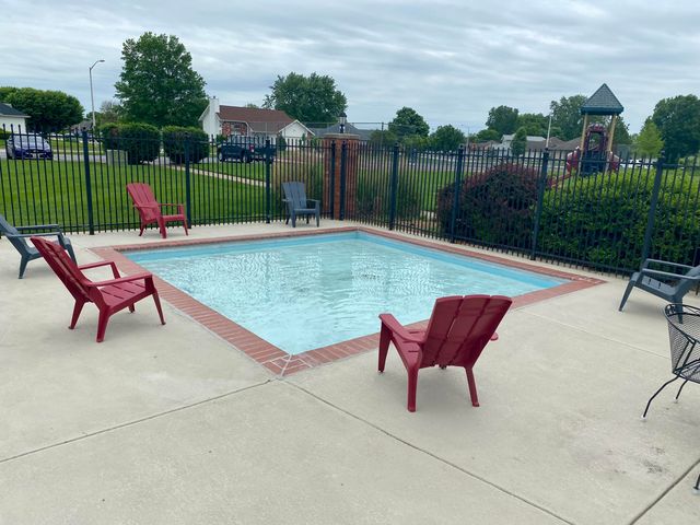 3755 W Kay Pointe Boulevard, Springfield, MO 65802