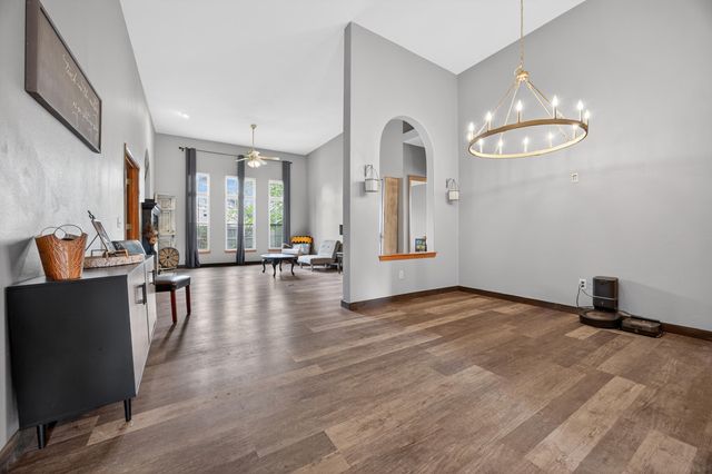 3755 W Kay Pointe Boulevard, Springfield, MO 65802