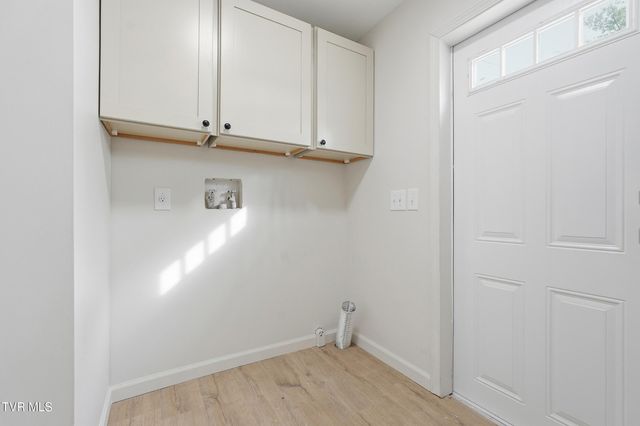 449 Bayhill Drive, Piney Flats, TN 37686