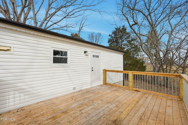 449 Bayhill Drive, Piney Flats, TN 37686