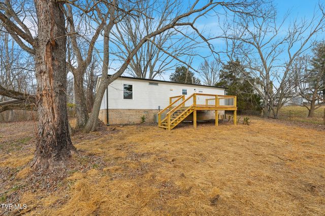 449 Bayhill Drive, Piney Flats, TN 37686