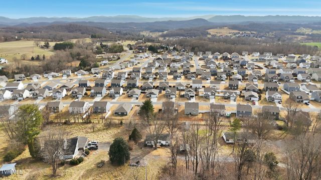 449 Bayhill Drive, Piney Flats, TN 37686