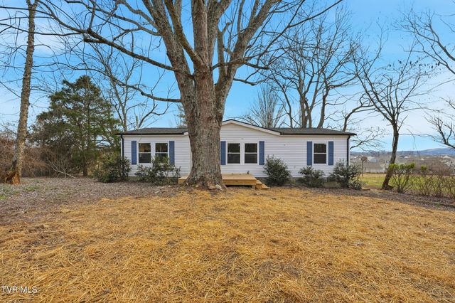 449 Bayhill Drive, Piney Flats, TN 37686