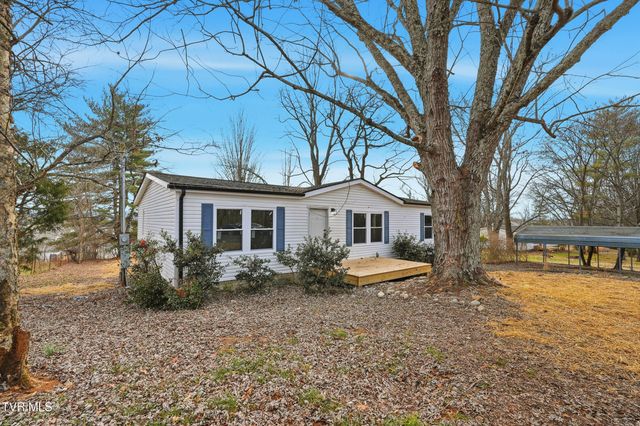 449 Bayhill Drive, Piney Flats, TN 37686