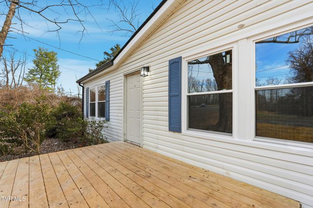 449 Bayhill Drive, Piney Flats, TN 37686