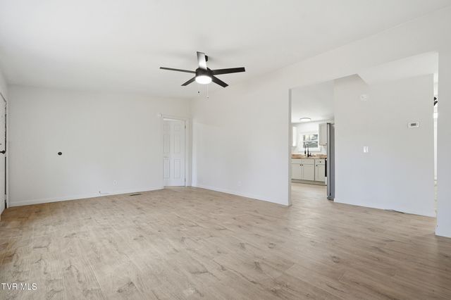 449 Bayhill Drive, Piney Flats, TN 37686