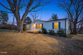 449 Bayhill Drive, Piney Flats, TN 37686